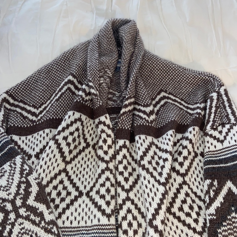 Old Navy Sweater cardigan with pattern